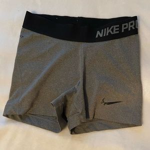 Grey women’s Nike Pros!